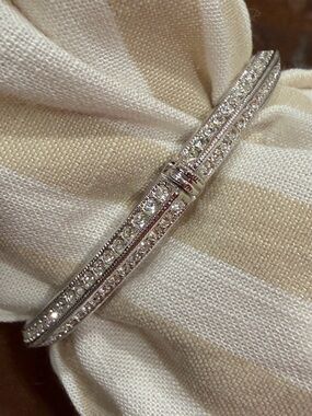 Silver Tone Clear Rhinestone Hinged Bangle Bracelet 24g